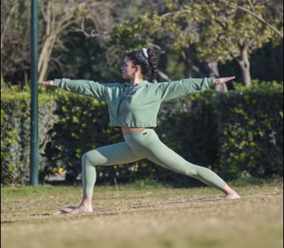 5 Οφέλη της Yoga σε εξωτερικό χώρο