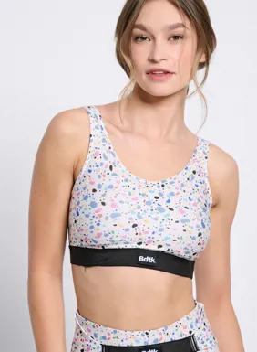 Fitroka - Trinity bra Peach 🍑 💕high support 💕good coverage 💕stylish  straps 💕breathable mesh back 💕removable push up pads All to put a smile  to you 🙂 #befit #rockit #fitroka #activewear #bra #
