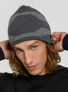 Unisex knitted beanie