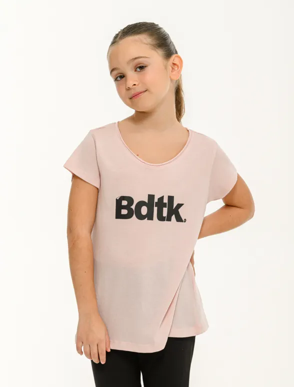 Παιδικό κοντομάνικο t-shirt με τύπωμα bdtk για κορίτσια-mainImage-4