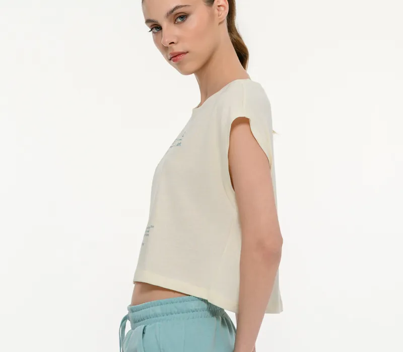 Γυναικείο κοντομάνικο crop top με τύπωμα-thumbPicture-2
