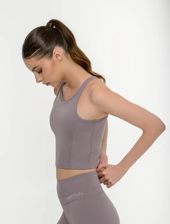 Γυναικείο αθλητικό αμάνικο crop top με τύπωμα bdtk studio-mainImage-2