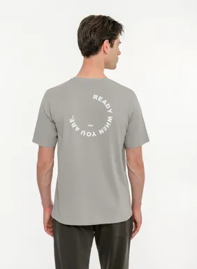 Ανδρικό κοντομάνικο t-shirt με τύπωμα στην πλάτη