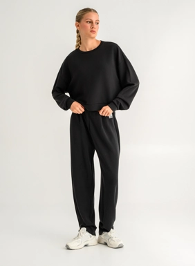 Women s sweatshirt with round neck