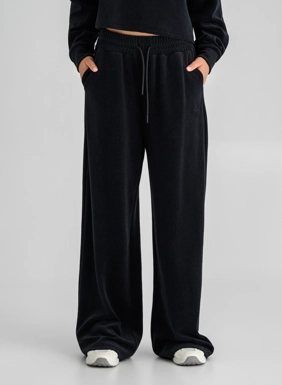 Γυναικεία βελουτέ wide leg φόρμα